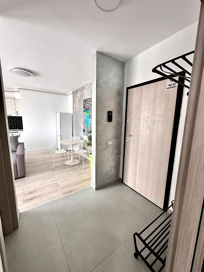 Mega Rossa Residence Bucharest 0*,  Romania